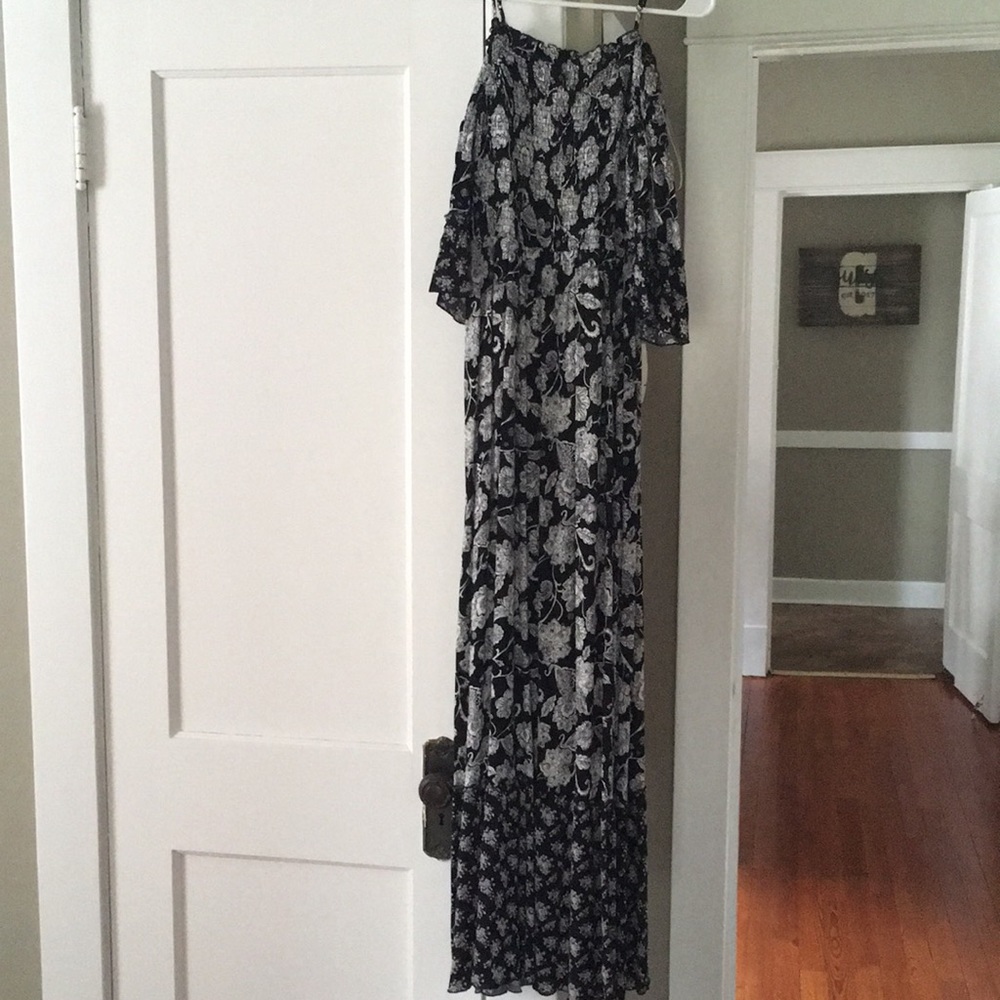 Black/white floral maxi